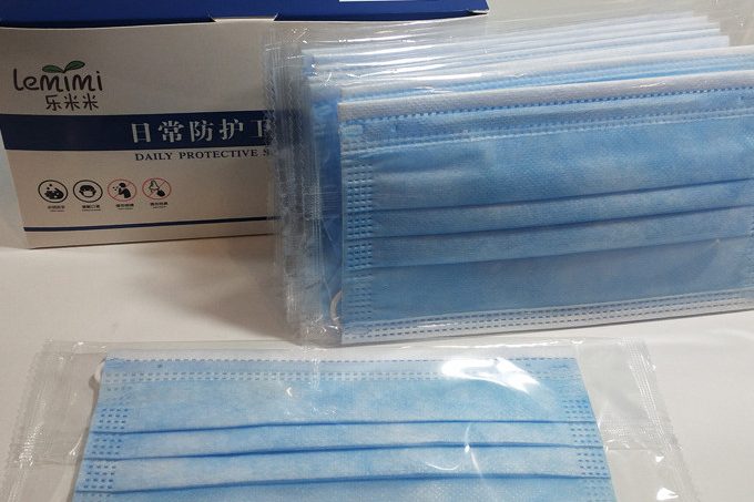 Disposable masks with independent packaging (1)